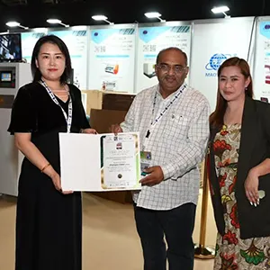 Nos partenaires visitent notre usine