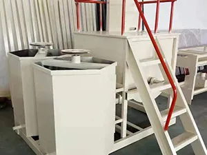 Une station de malaxage de colle